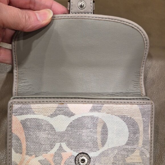 GUC Coach canvas and leather wallet - Picture 3 of 10